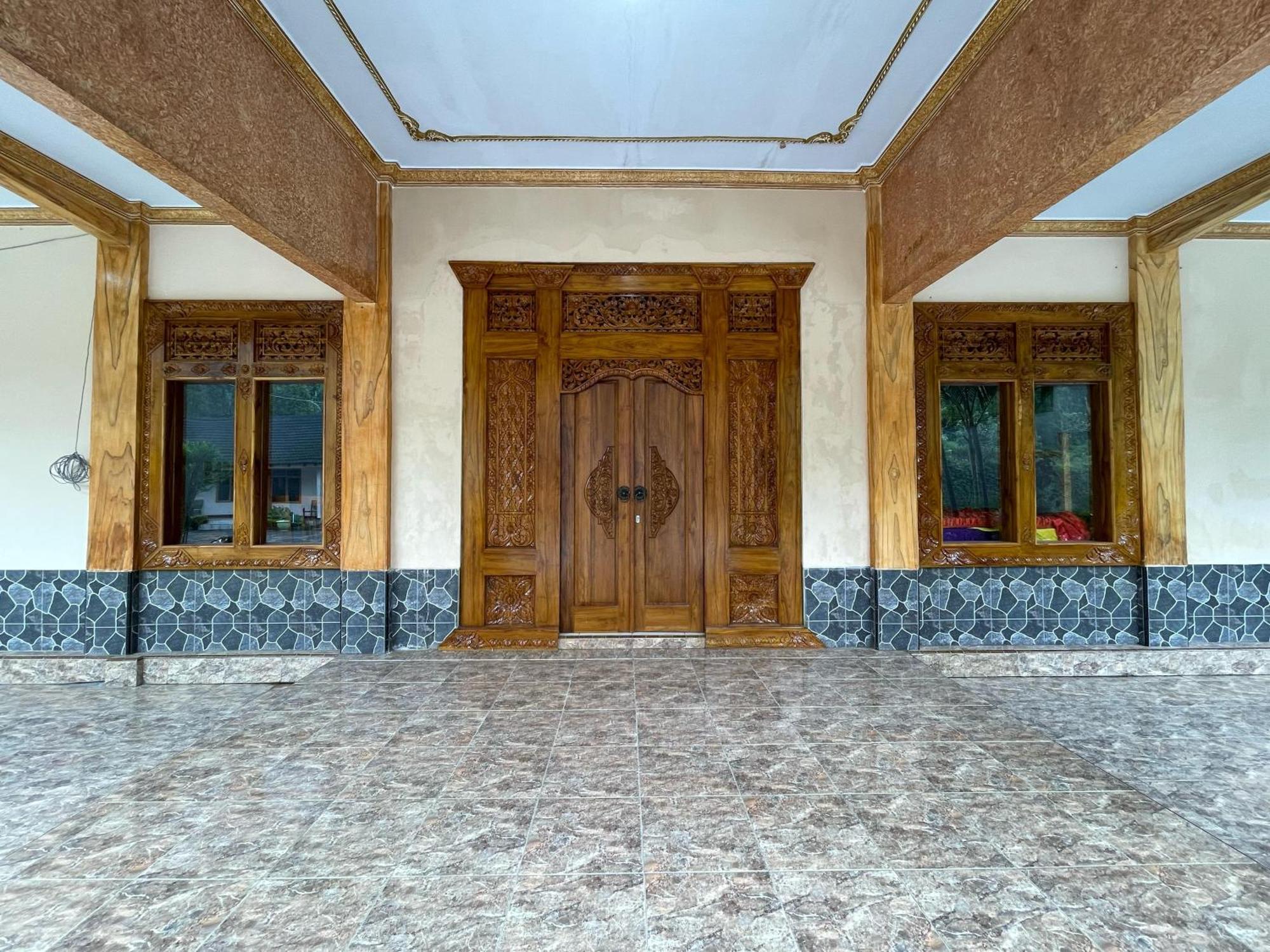 Hotel Nadia ברומו מראה חיצוני תמונה