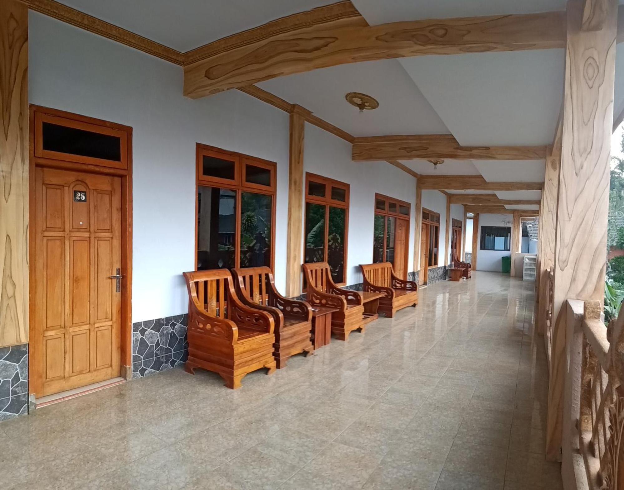 Hotel Nadia ברומו מראה חיצוני תמונה