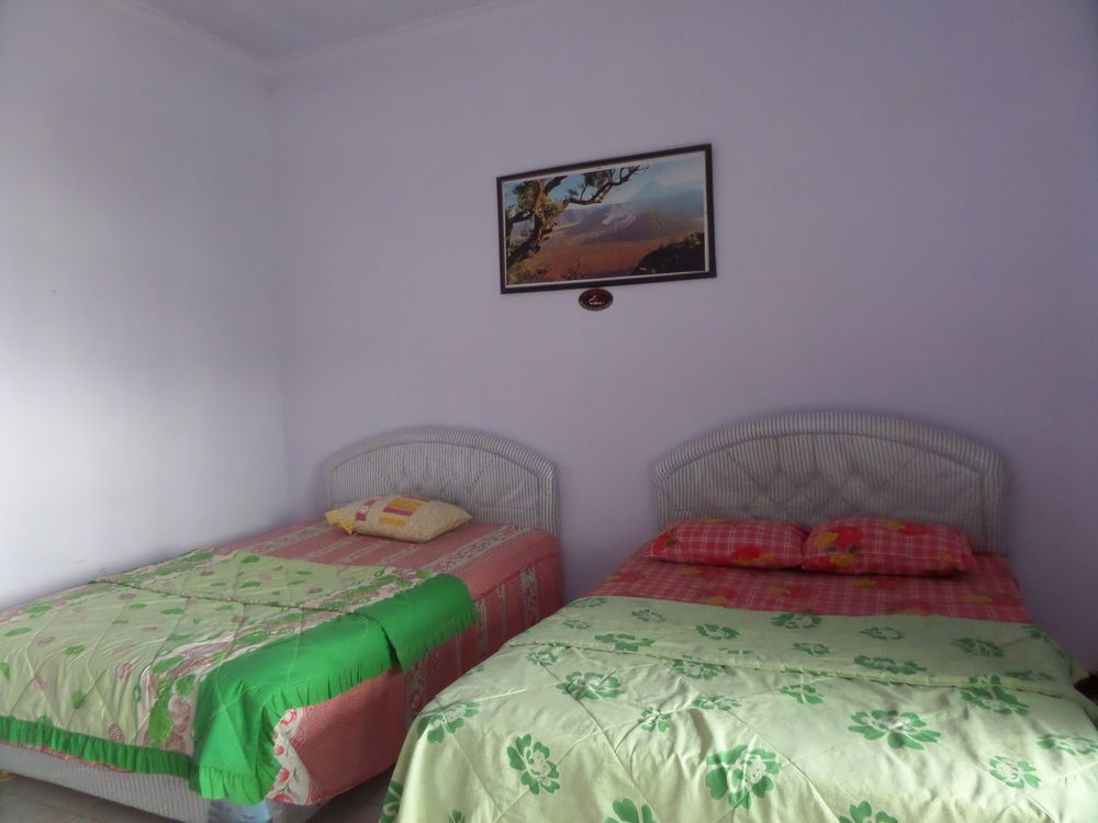Hotel Nadia ברומו מראה חיצוני תמונה