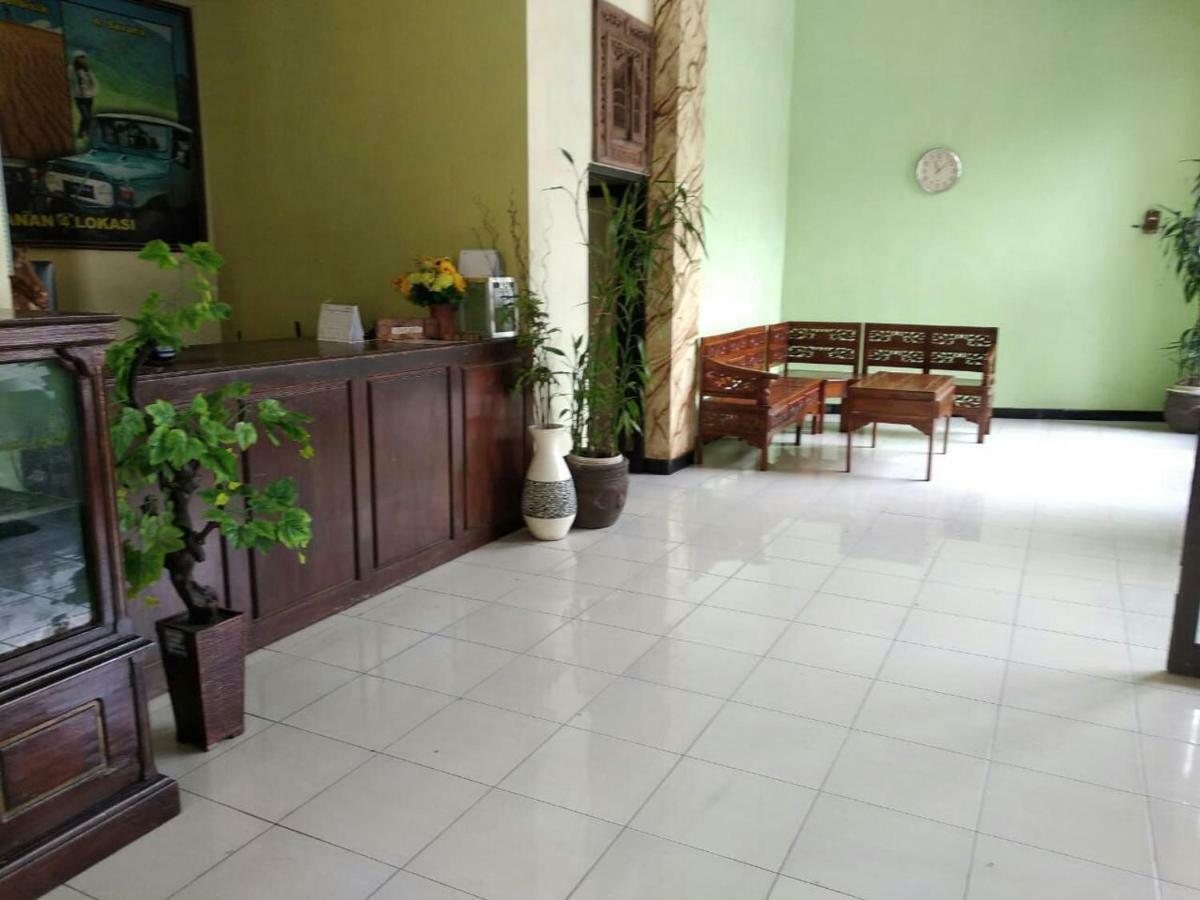 Hotel Nadia ברומו מראה חיצוני תמונה